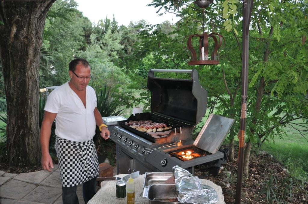 Le Mas Shabanou Bed and Breakfast Roquefort-les-Pins Esterno foto