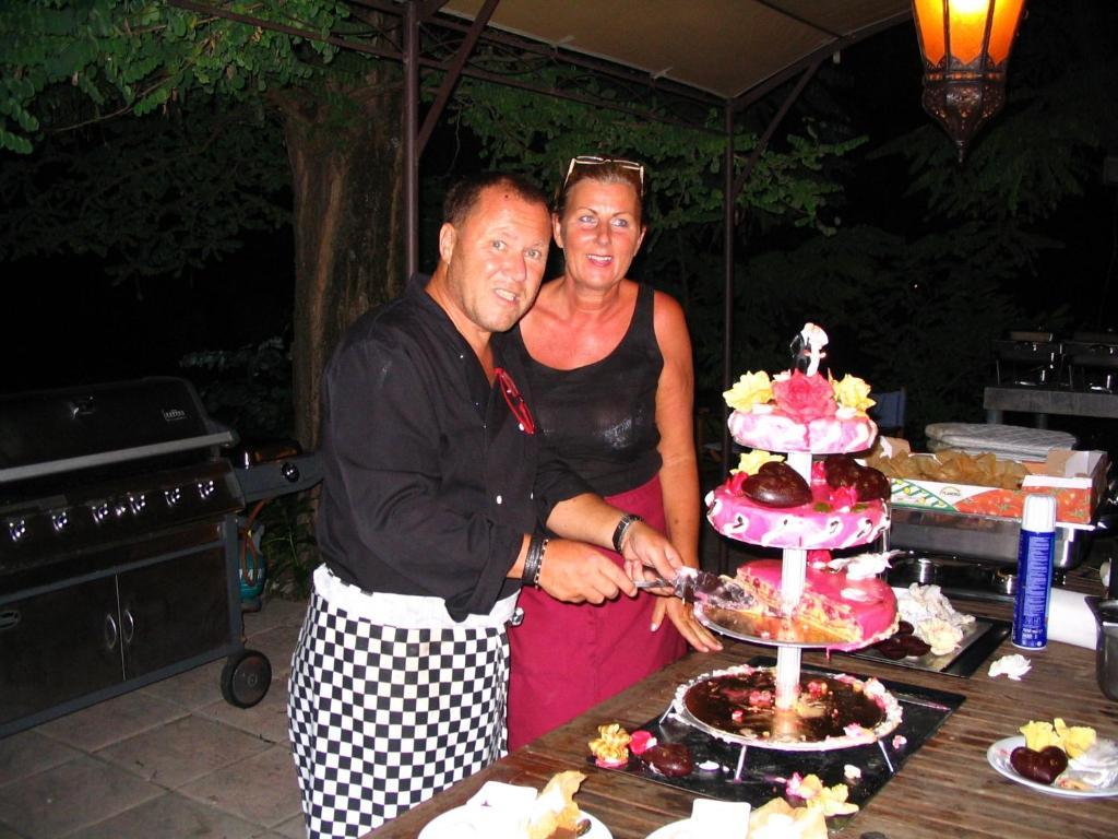 Le Mas Shabanou Bed and Breakfast Roquefort-les-Pins Esterno foto