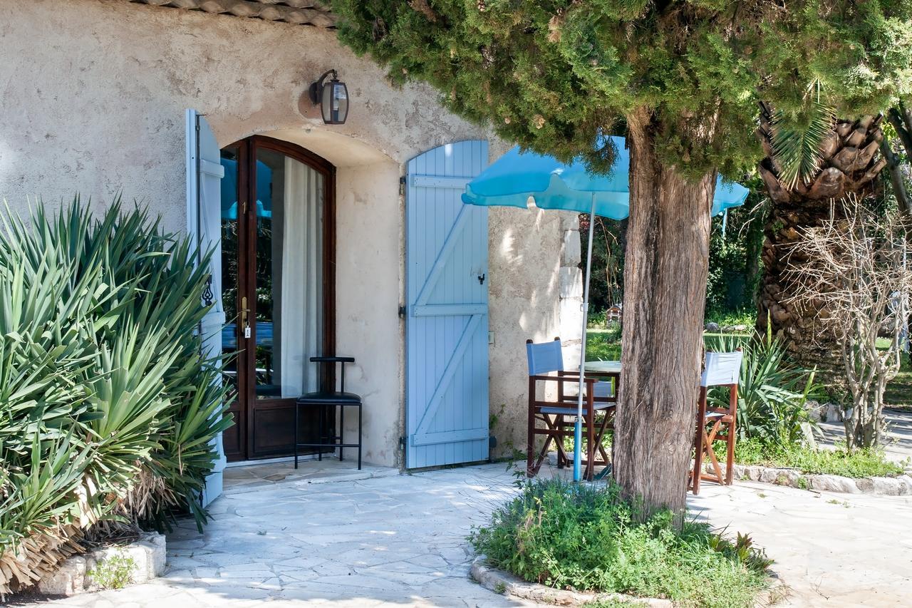 Le Mas Shabanou Bed and Breakfast Roquefort-les-Pins Esterno foto