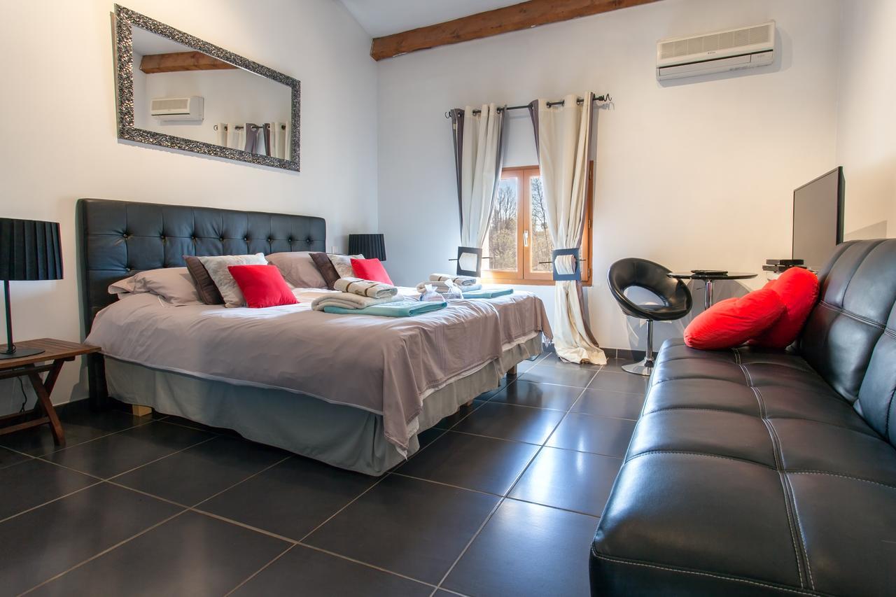 Le Mas Shabanou Bed and Breakfast Roquefort-les-Pins Esterno foto