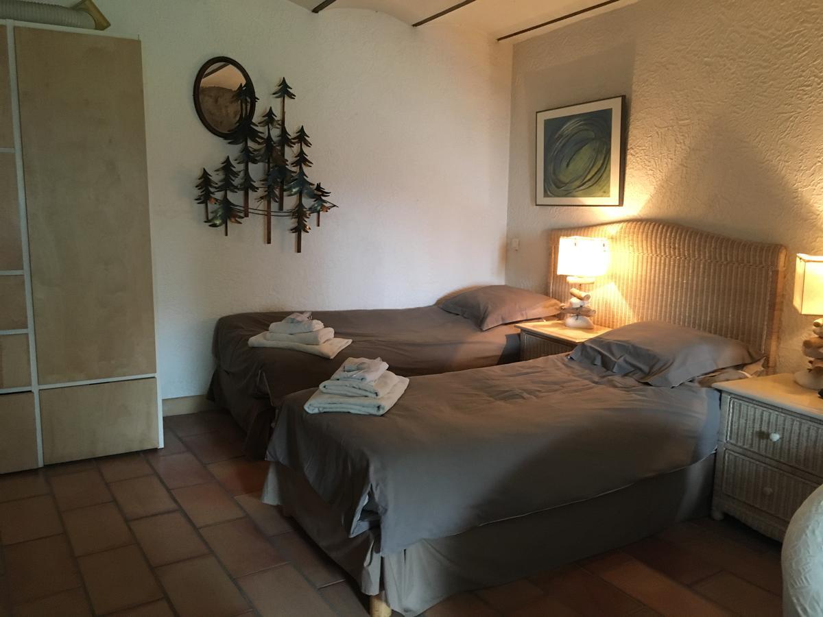 Le Mas Shabanou Bed and Breakfast Roquefort-les-Pins Esterno foto