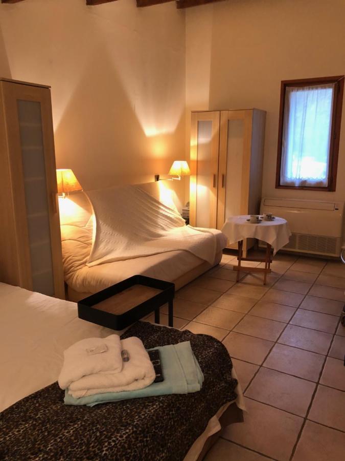 Le Mas Shabanou Bed and Breakfast Roquefort-les-Pins Esterno foto